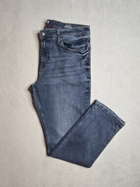 IZOD Men's Relaxed Fit Jeans Dark Wash Blue Denim Stretch Straight Leg 36x32